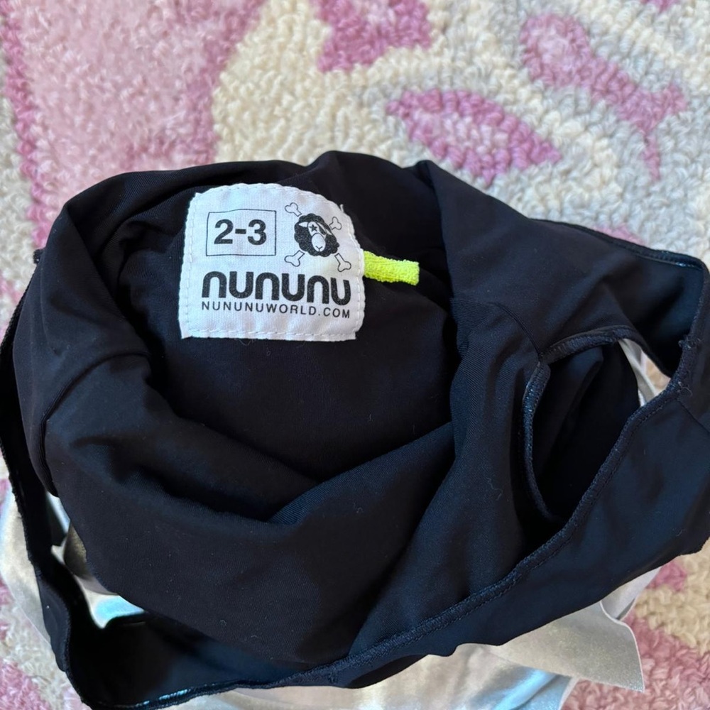 Excellent Condition size 2-3 - Picture 3 of 3